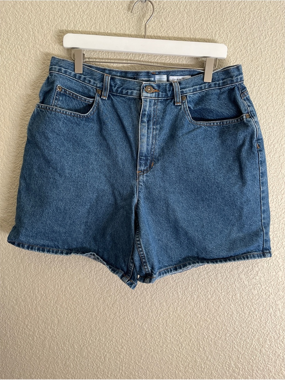 Liz Claiborne Classic Fit Jean Shorts Women’s Size 16